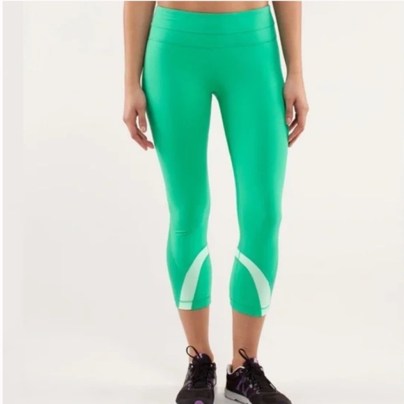 💚 Lululemon Run: Inspire Crop II – Very Green / Fresh Teal – Size 4 💚 - Picture 1 of 7